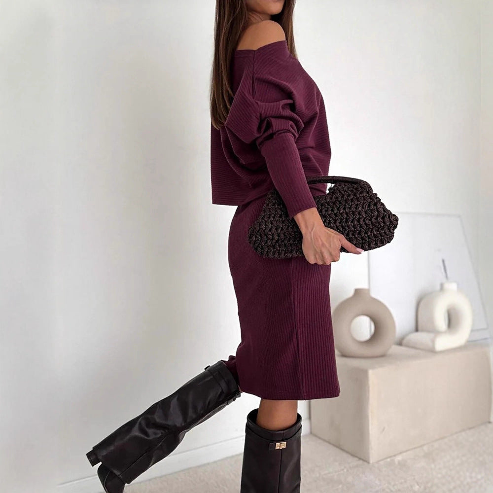Ensemble en tricot à rayures réversibles pour femmes avec pull oversize à épaules dénudées et jupe midi cintrée avec fente latérale