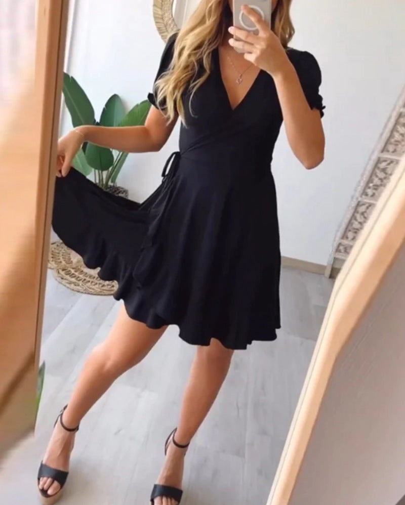 Robe portefeuille légère pour femmes avec décolleté en V, manches courtes, ceinture à la taille et jupe volantée R&B