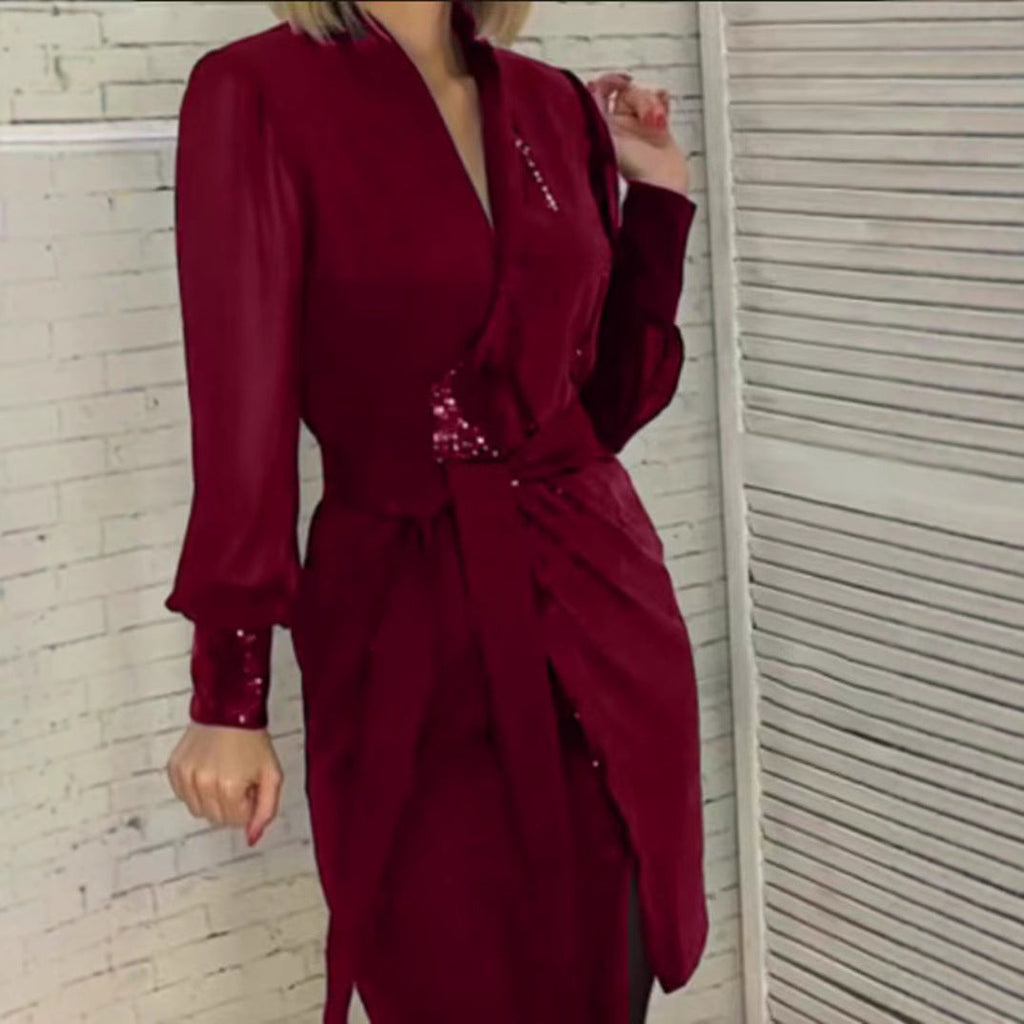 Robe portefeuille cintrée pour femmes avec manches bouffantes semi-transparentes, ornement de sequins discret et ceinture à nouer R&B