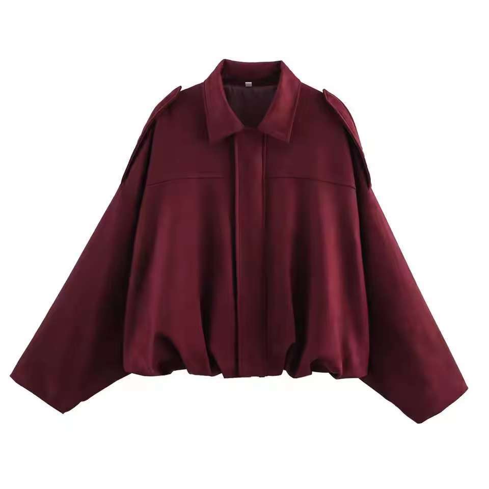 Veste courte pour femmes en coupe oversize avec ourlet ballon et épaulettes