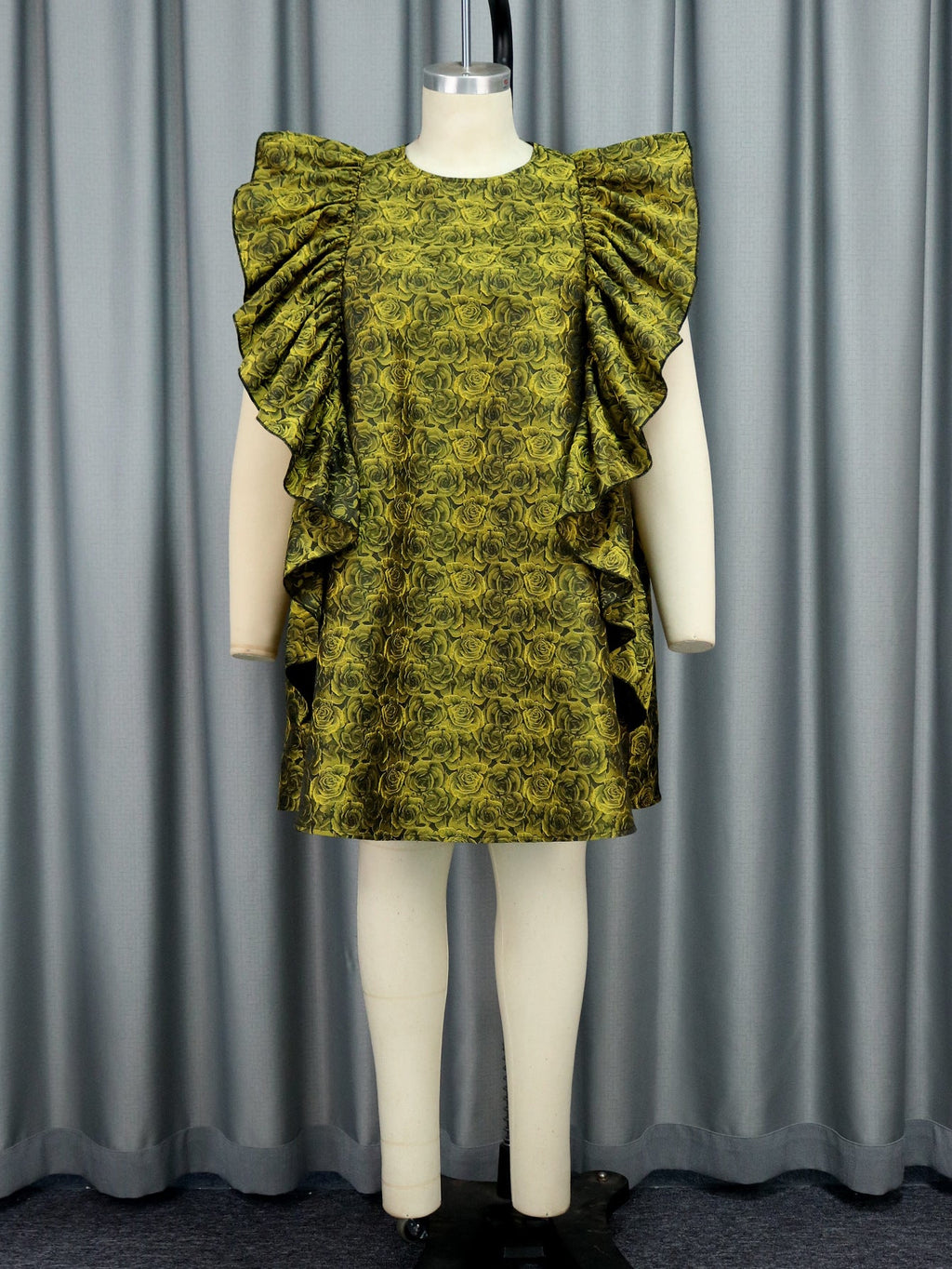 Robe pour femmes avec volants volumineux et motif floral R&B