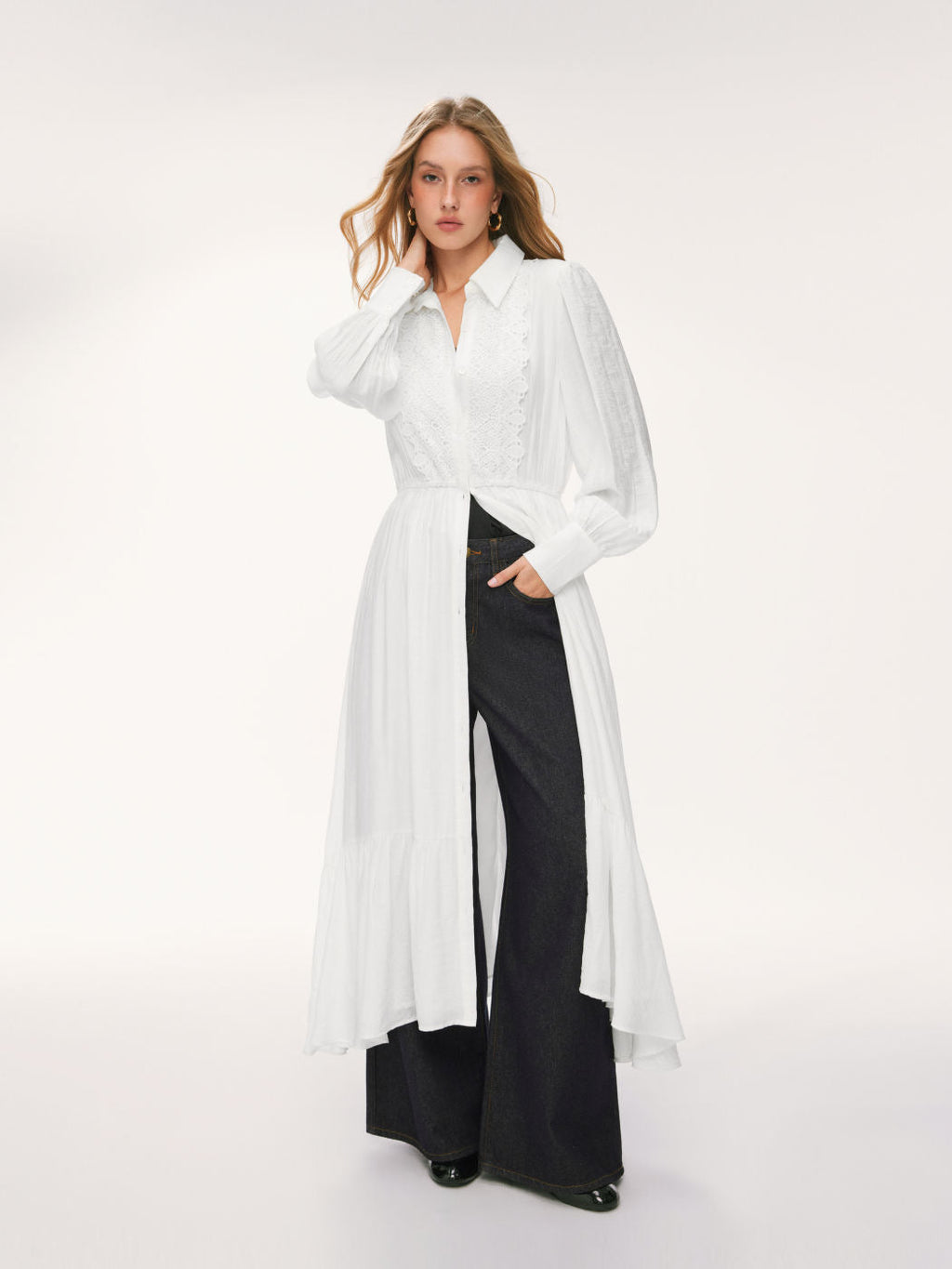 Robe chemise longue pour femmes avec dentelle, taille cintrée et jupe à volants
