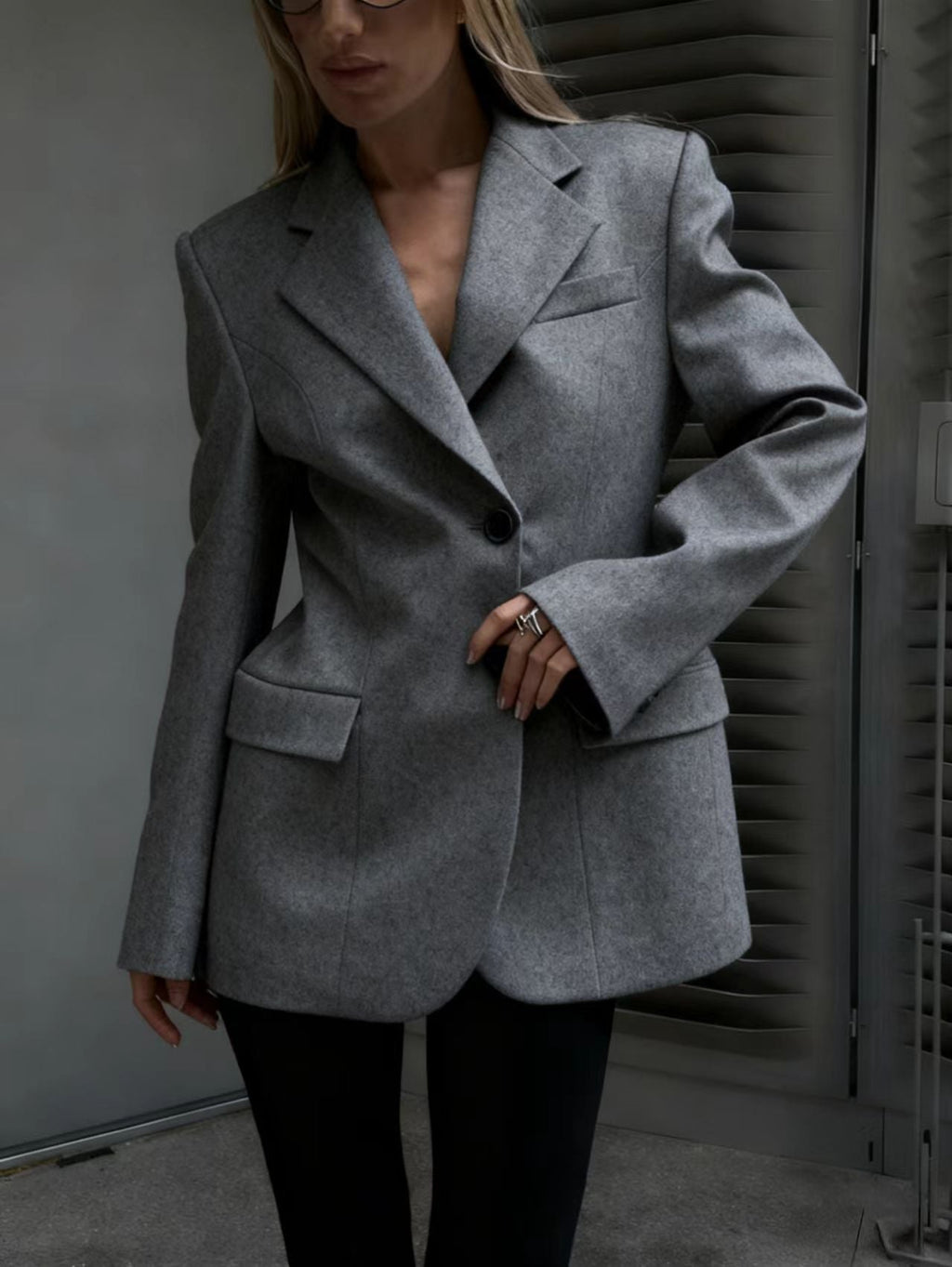 Blazer long oversized pour femmes avec épaule marquée et poches à rabat Echo Archiv