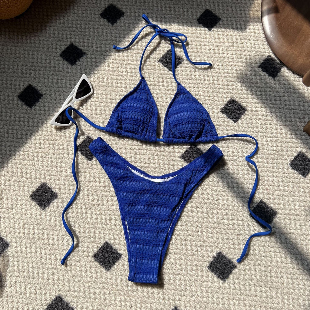 Bikini triangle pour femmes avec surface texturée et bretelles ludiques R&B