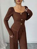 Ensemble de blouse et pantalon cintré en crinkle-plié avec manches bouffantes et boutons décoratifs R&B