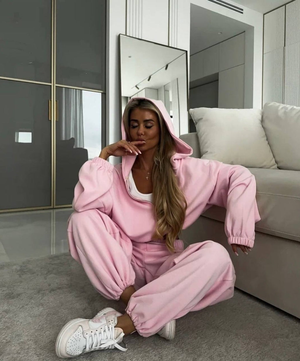 Ensemble de détente pour femmes avec veste à capuche zippée et pantalon de jogging ample en mélange de coton Echoarchiv