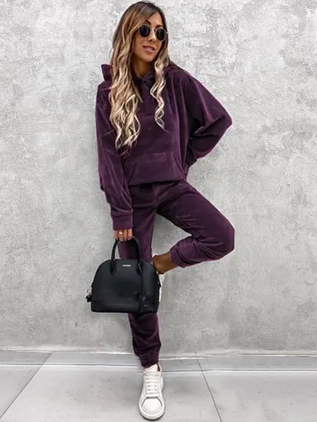 Ensemble de lounge en velours pour femmes avec un pull à capuche douillet et un jogging fuselé Echo Archive