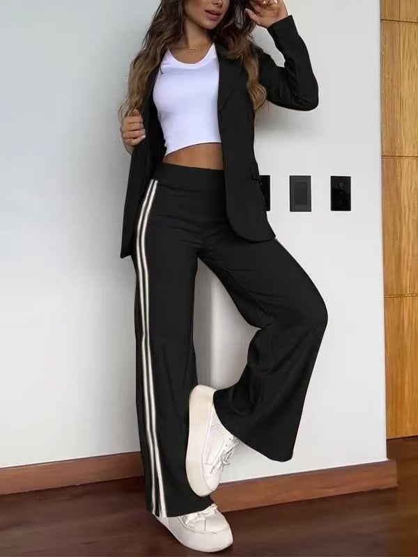 Ensemble blazer deux pièces sport-chic pour femmes avec blazer cintré et coupe de pantalon de jogging ample avec bandes latérales R&B
