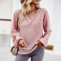 Pull V‑neck en maille gaufrée pour femmes avec poche poitrine appliquée et manches raglan Echo Archiv