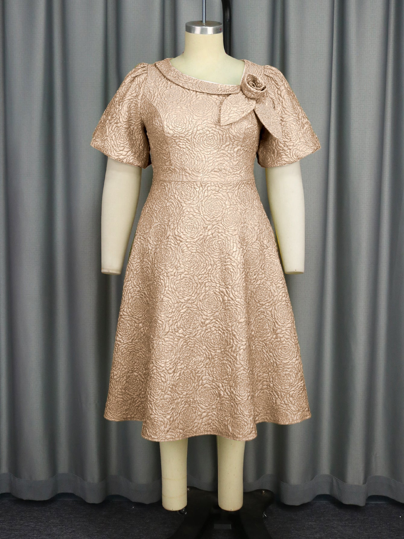 Robe pour femmes avec imprimé floral élégant et décoration en nœud R&B