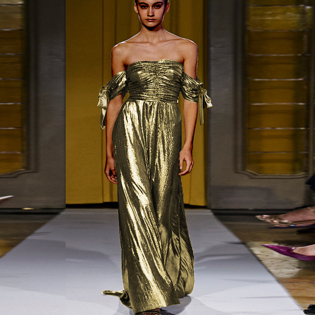 Robe de soirée glamour pour femmes avec design décolleté et élégantes fronces R&B