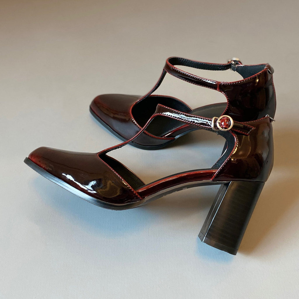 Escarpins à plateforme élégants pour femmes avec une bride tendance et un éclat stylé R&B
