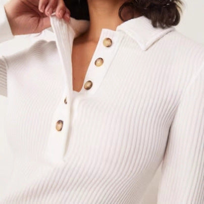 Polo à manches longues côtelé pour femmes avec patte de boutonnage décorative