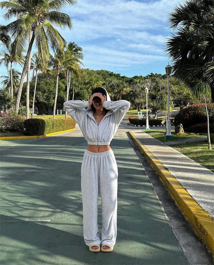 Ensemble lounge en velours pour femmes avec hoodie court à zip, ceinture en rib élastique et pantalon palazzo taille haute