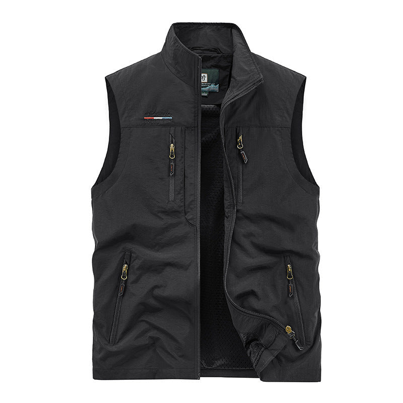 Gilet outdoor multifonctionnel pour hommes avec doublure en mesh, plusieurs poches zippées et col montant Echo Archiv