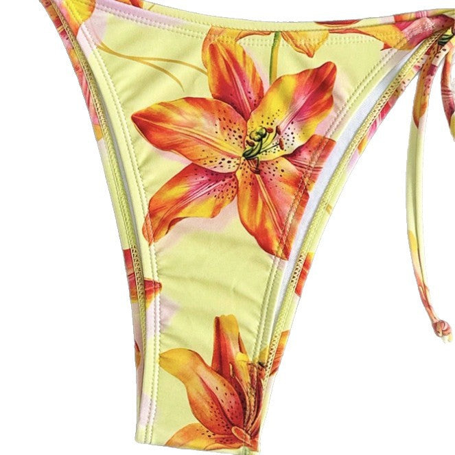 Bikini triangle pour femmes avec accents floraux et cordons ajustables Echo Archiv