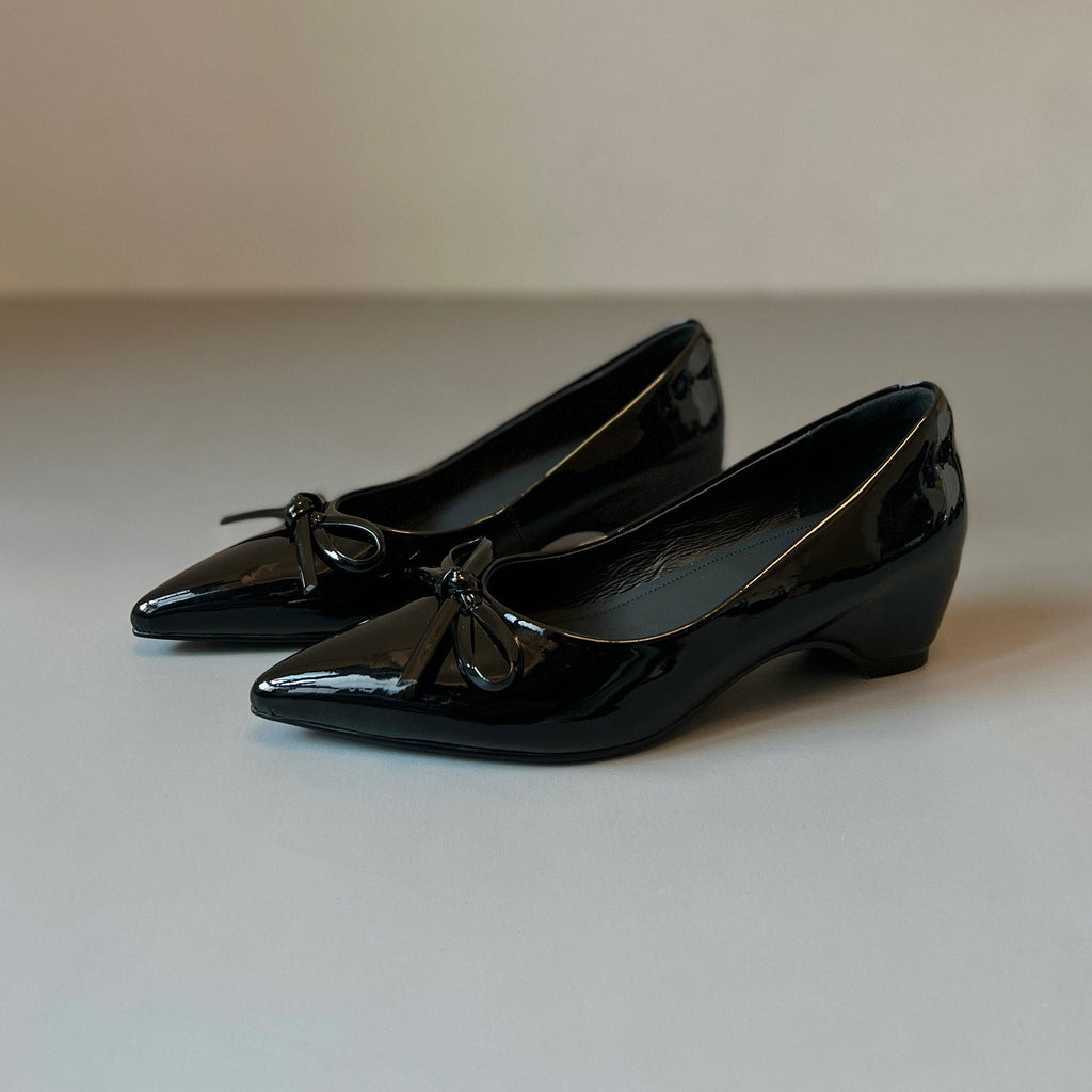 Pompes Slingback élégantes pour femmes avec une fine lanière et un talon bloc confortable R&B