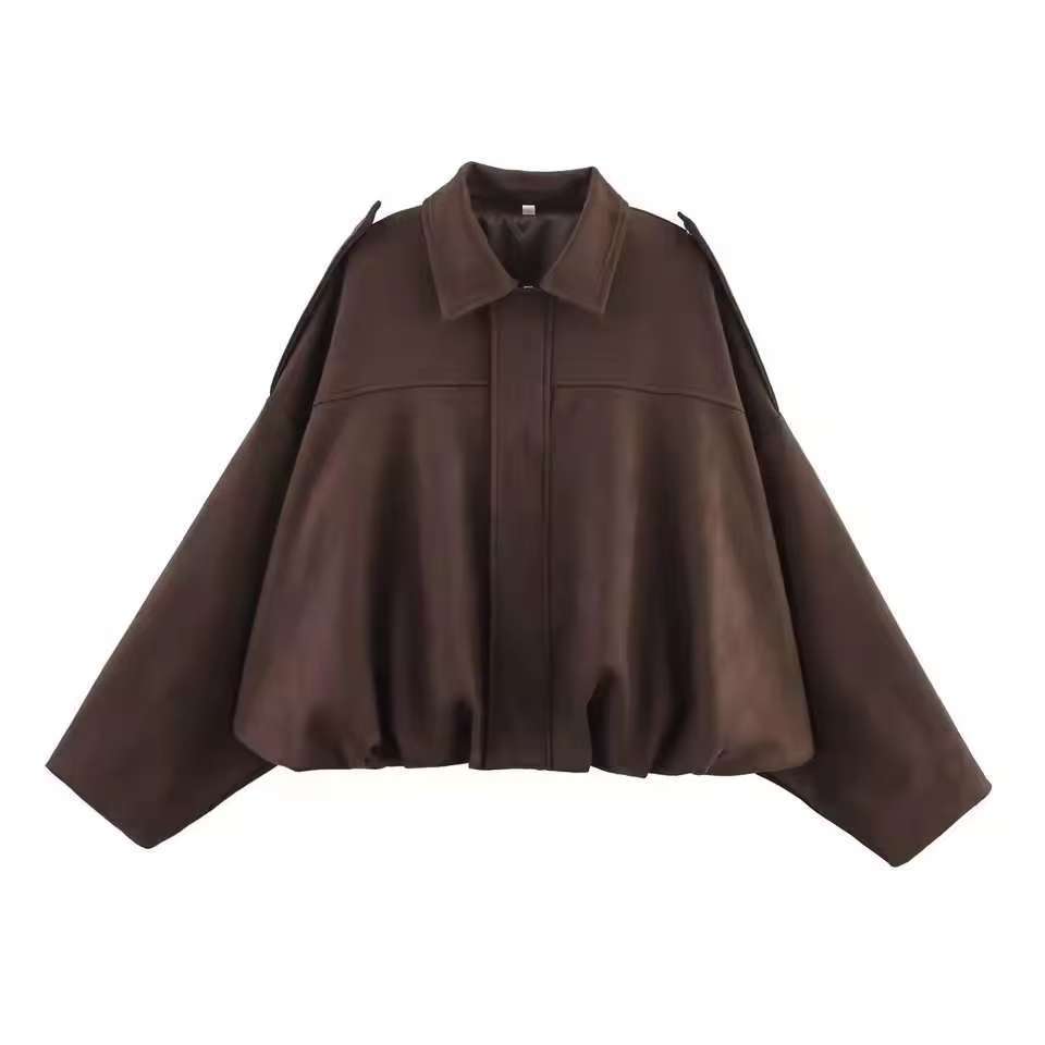 Veste courte pour femmes en coupe oversize avec ourlet ballon et épaulettes