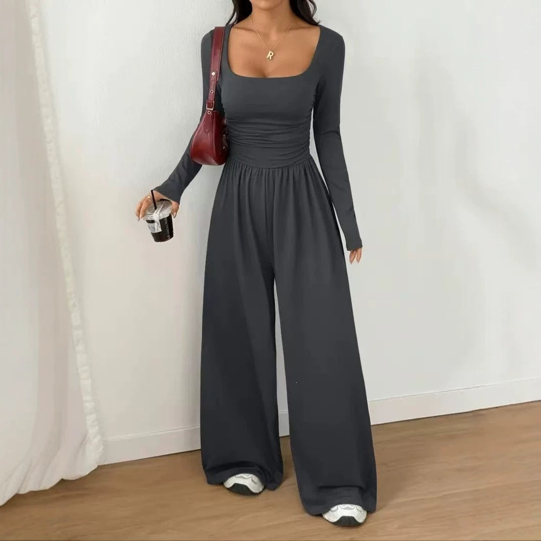 Combinaison pour femmes avec jambes larges, décolleté carré et taille froncée Echoarchiv