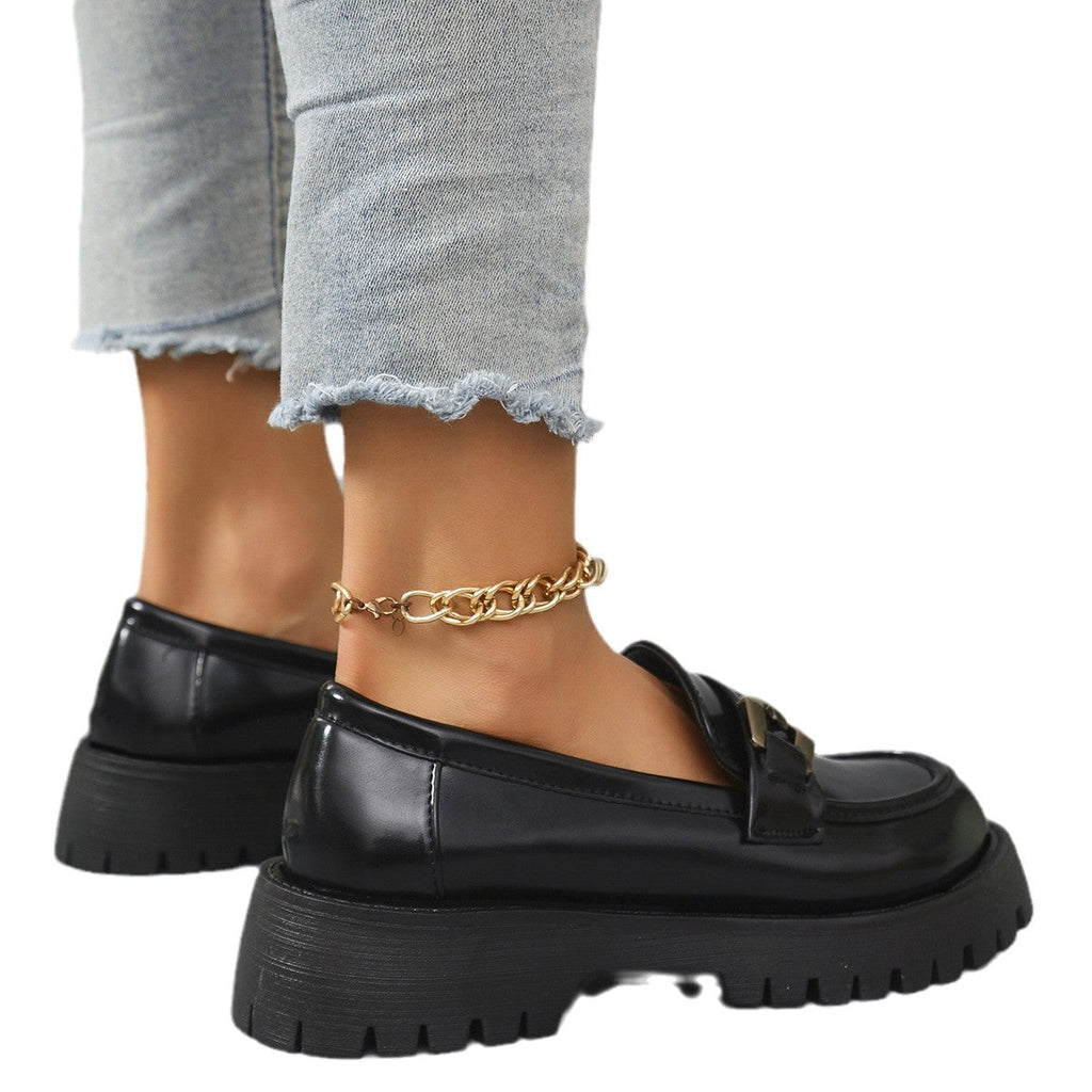 Mocassins pour femmes avec accents métalliques tendance et semelle compensée stable R&B
