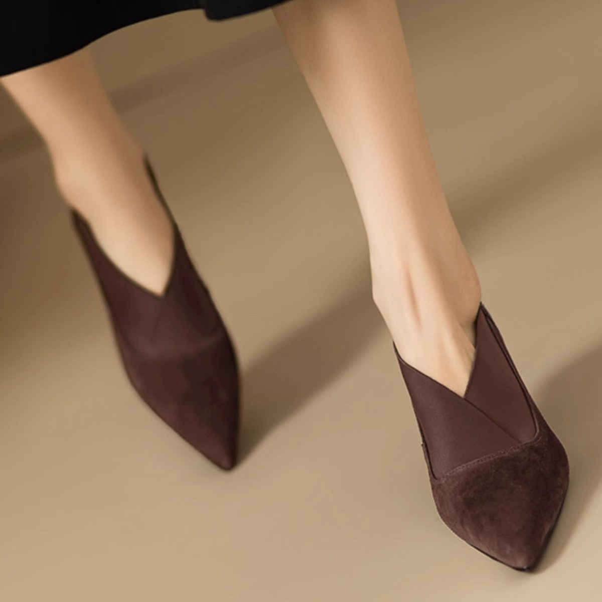 Chaussures à talons élégantes pour femmes avec design incurvé R&B