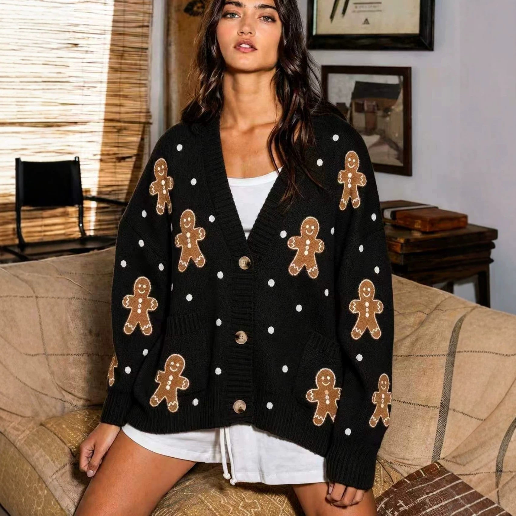 Cardigan en tricot oversized pour femmes avec broderie de pain d'épice et décolleté en V profond Echo Archiv