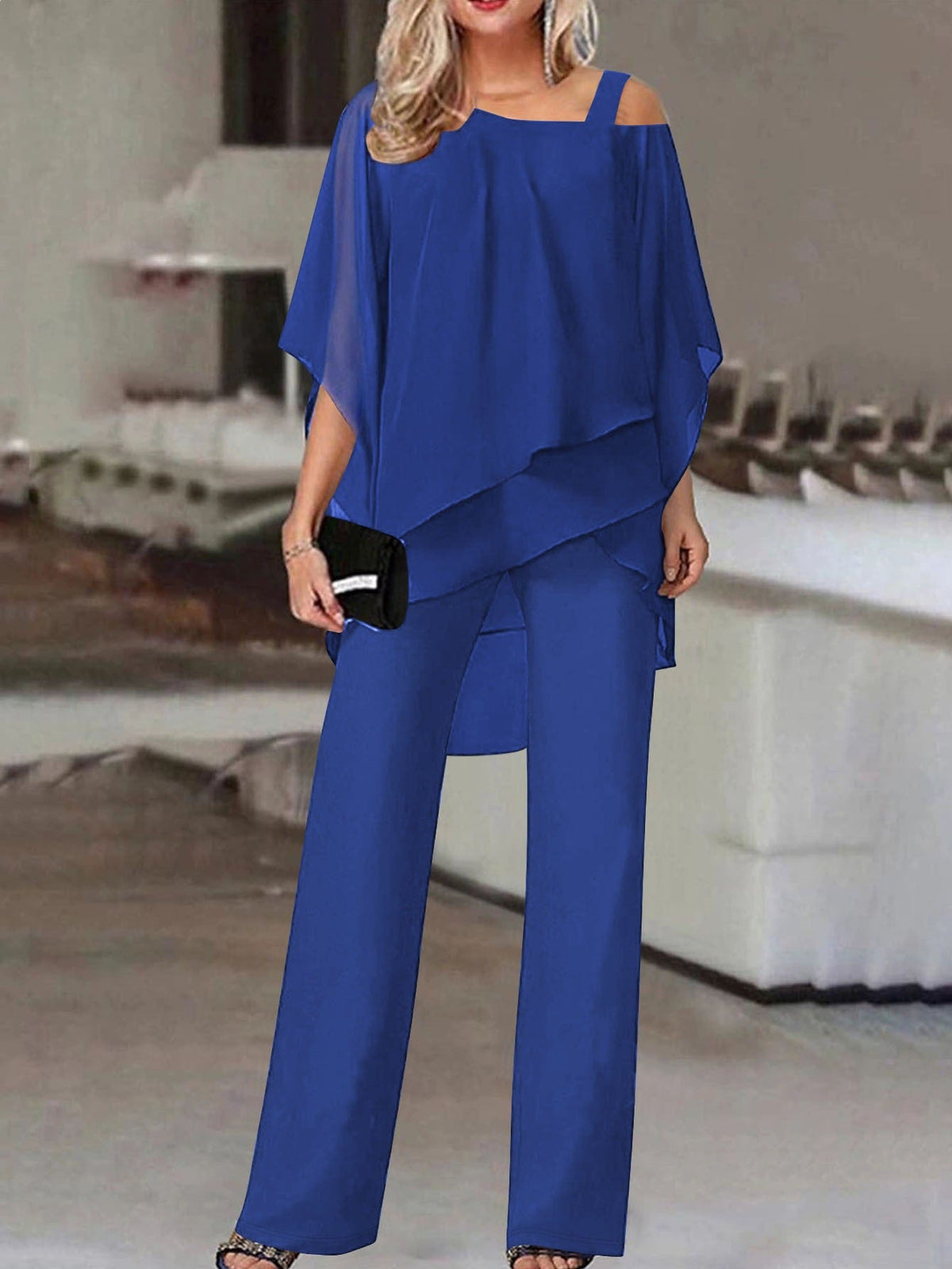 Blouse à couches pour femmes avec bretelles asymétriques et volant asymétrique Echoarchiv