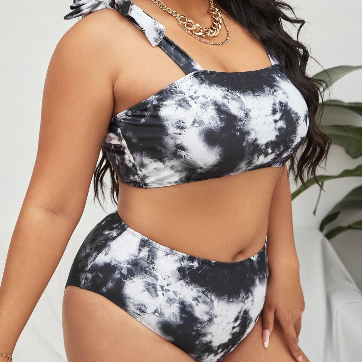 Ensemble de bikini taille haute pour femmes avec haut ludique et design de bretelles élégant Echo Archiv