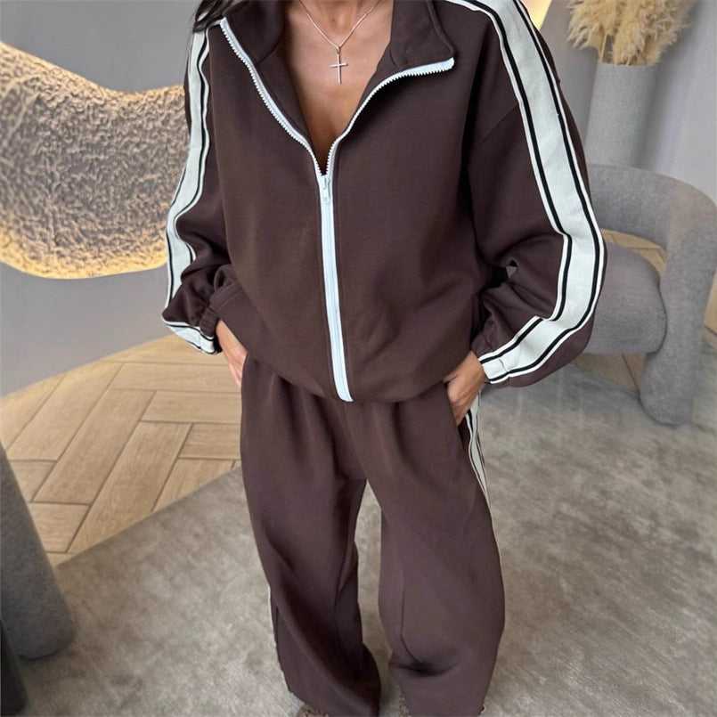 Ensemble d'entraînement oversize doux pour femmes avec veste zippée et pantalon de jogging taille haute large avec bandes contrastées Echo Archiv