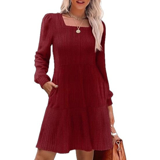 Robe Minikleid A‑Ligne Tricotée pour Femmes avec Décolleté Carré, Jupe à Volants et Poches Latérales