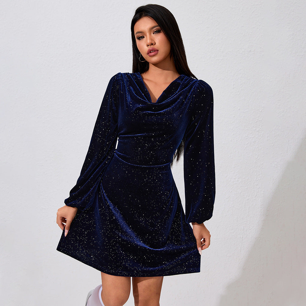 Robe en velours pour femmes avec décolleté en cascade, manches bouffantes longues, surface scintillante et coupe A cintrée