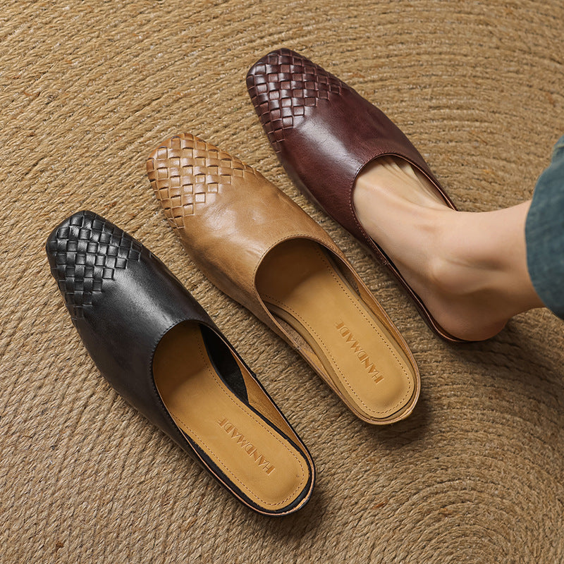 Alessira | Pantoufles en cuir classiques à bout fermé