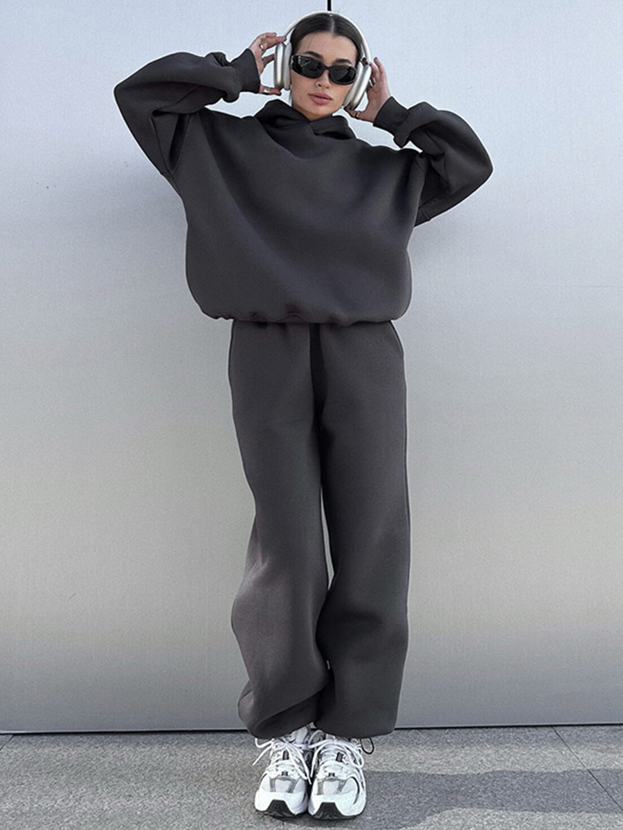 Ensemble de lounge oversize urbain pour femmes avec sweat à capuche, pantalon de jogging taille haute ample et bonnet assorti Echo Archiv