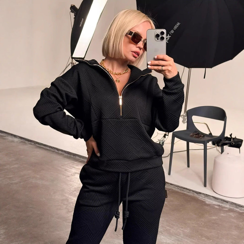 Ensemble lounge en jacquard structuré pour femmes avec pull à demi-zip et pantalon relaxant fuselé Echo Archive