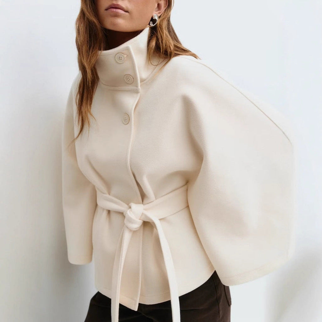 Manteau court pour femmes avec col montant, ceinture cintrée et manches kimono Echoarchiv