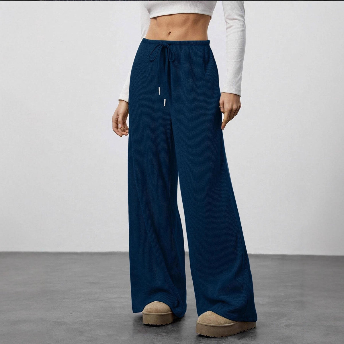 Pantalon de lounge en tricot côtelé doux pour femmes avec jambe large et cordon Echoarchiv