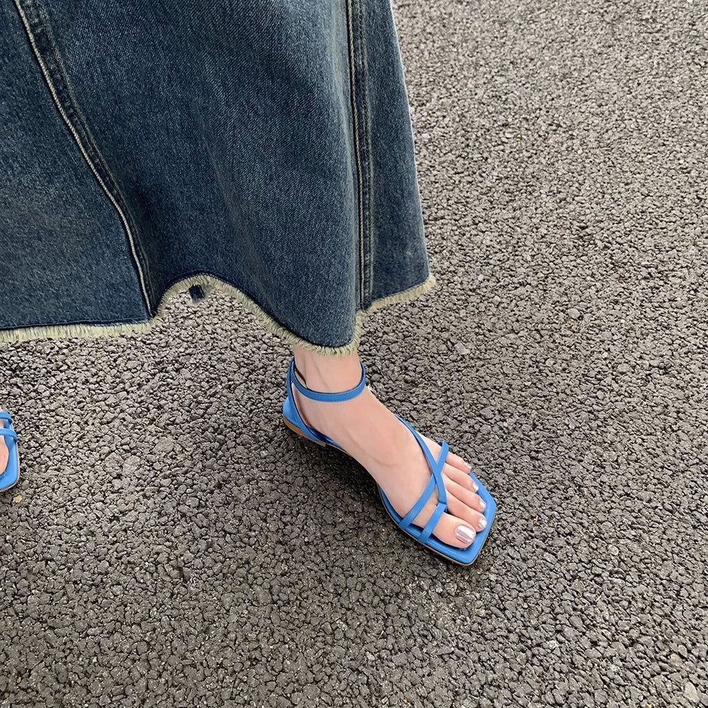Sandales plates élégantes pour femmes avec design de sangle ajouré R&B