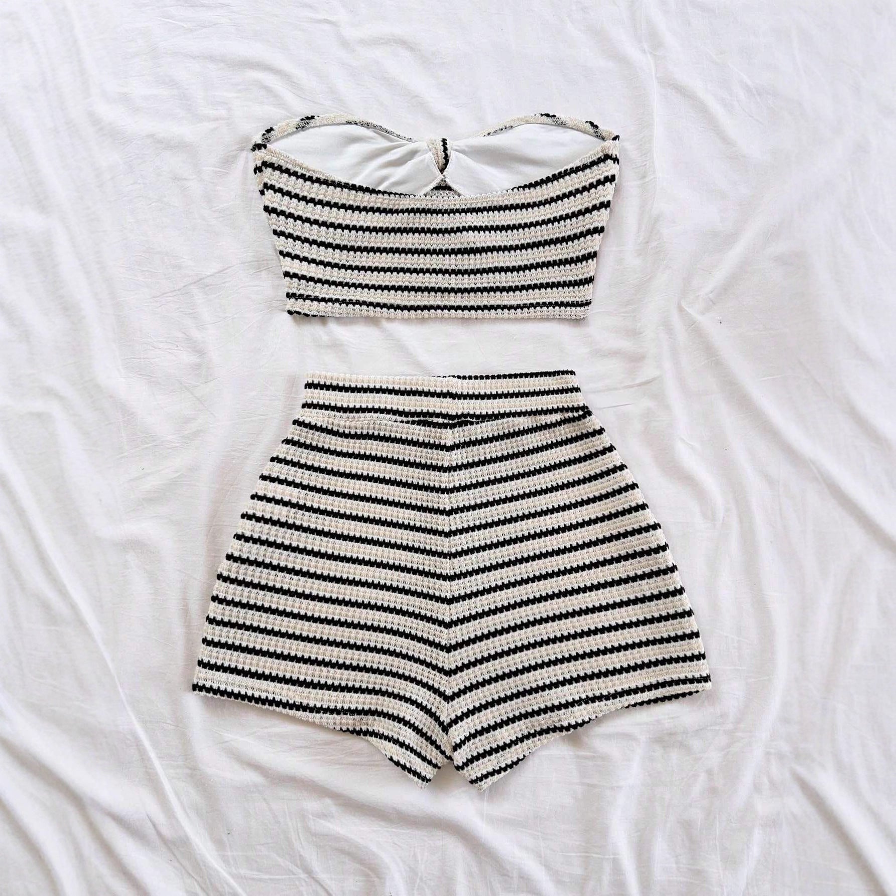Ensemble top bandeau et short pour femmes avec motif rayé marin R&B