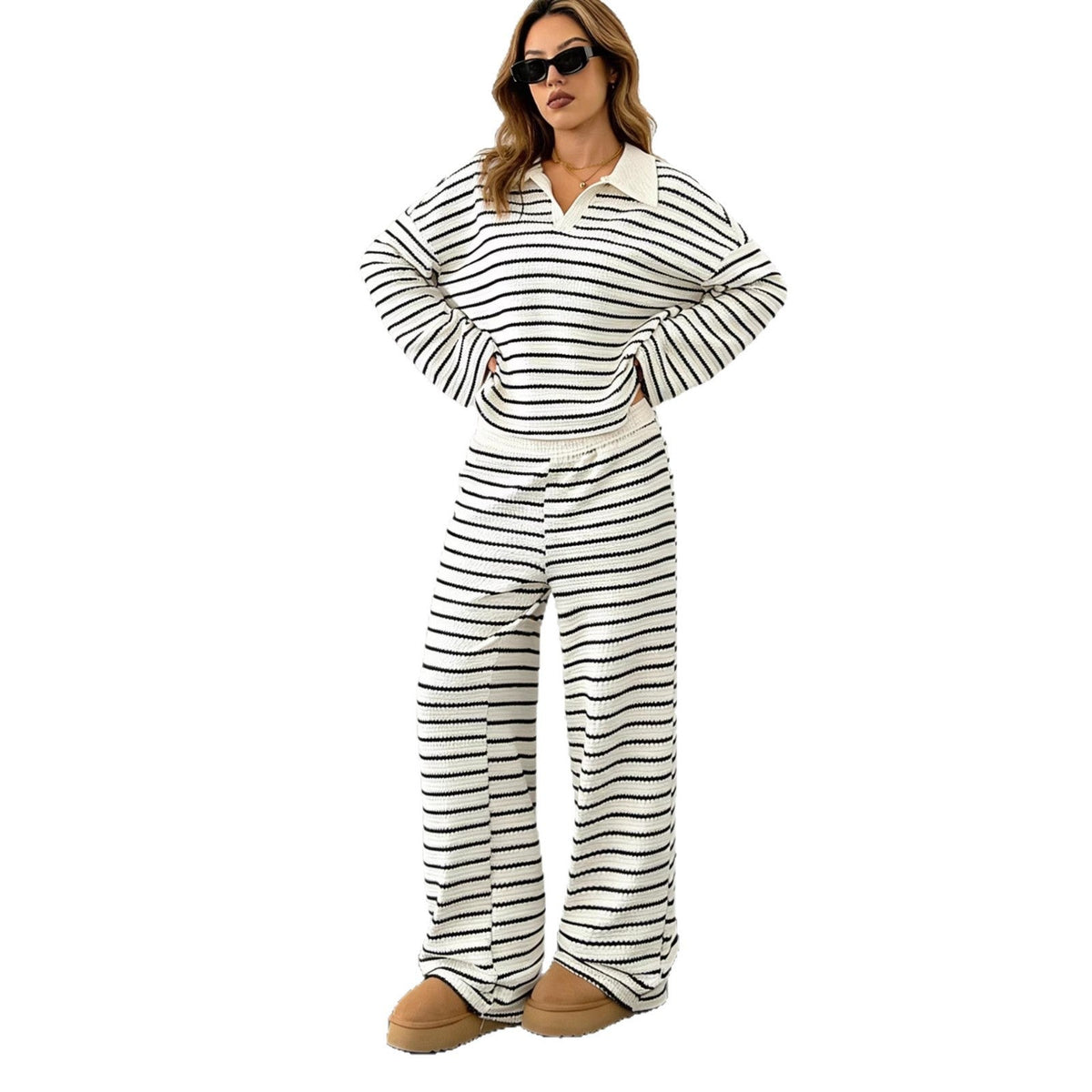 Pull en tricot rayé pour femmes avec col polo et manches oversize Echoarchiv