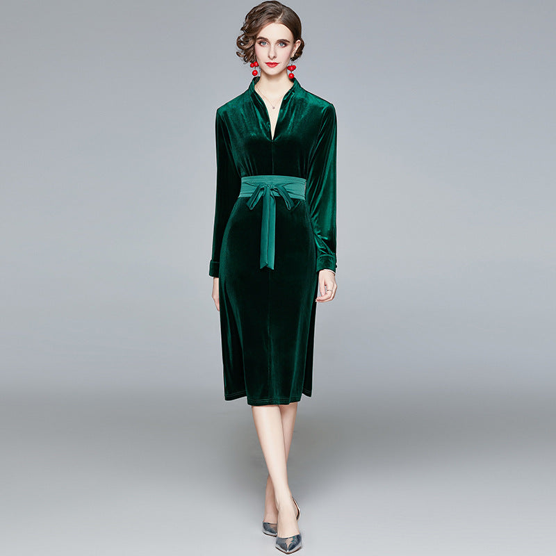 Robe midi en velours pour femmes avec col montant et ceinture à nouer Echo Archive