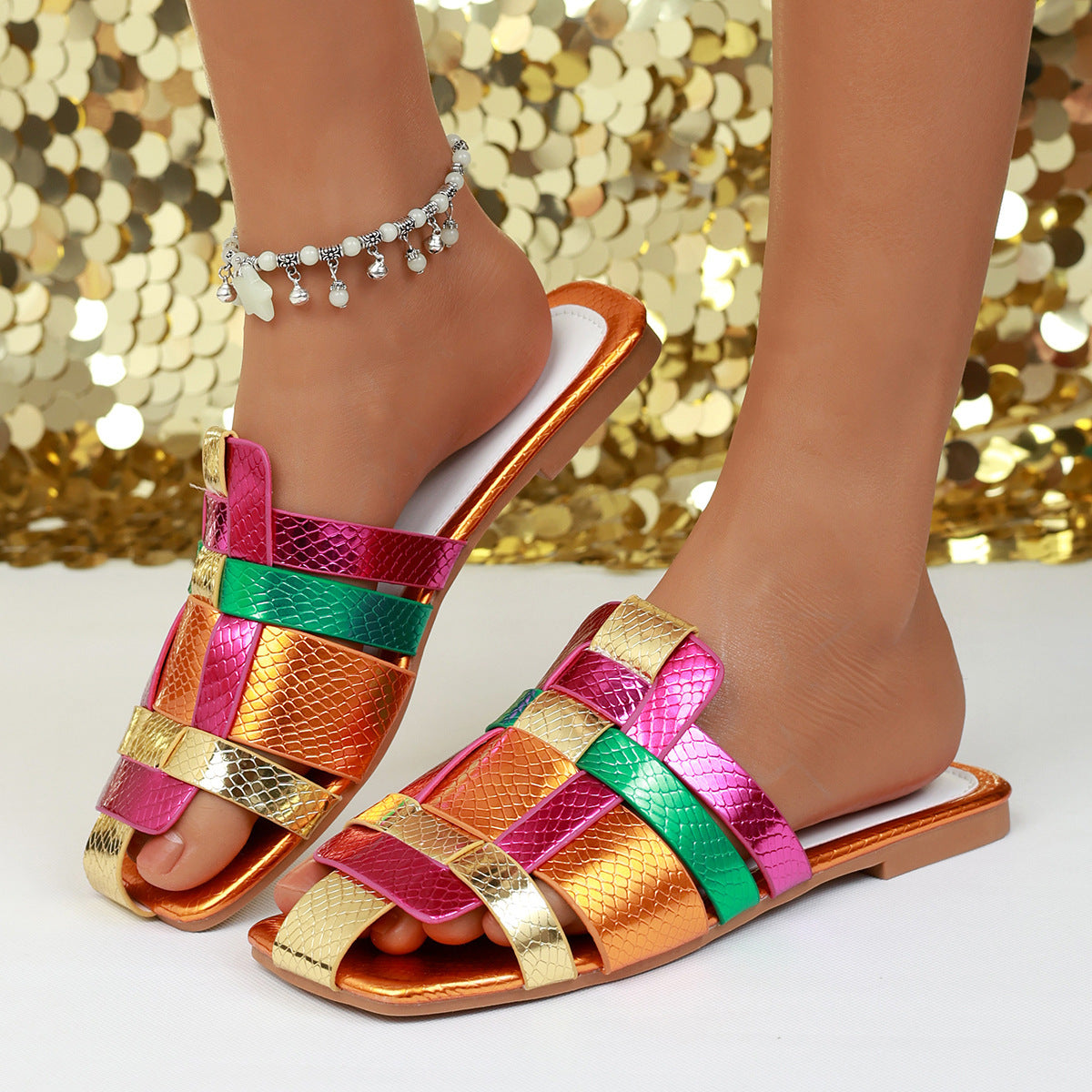 Mules tendance pour femmes avec design de lanières colorées R&B