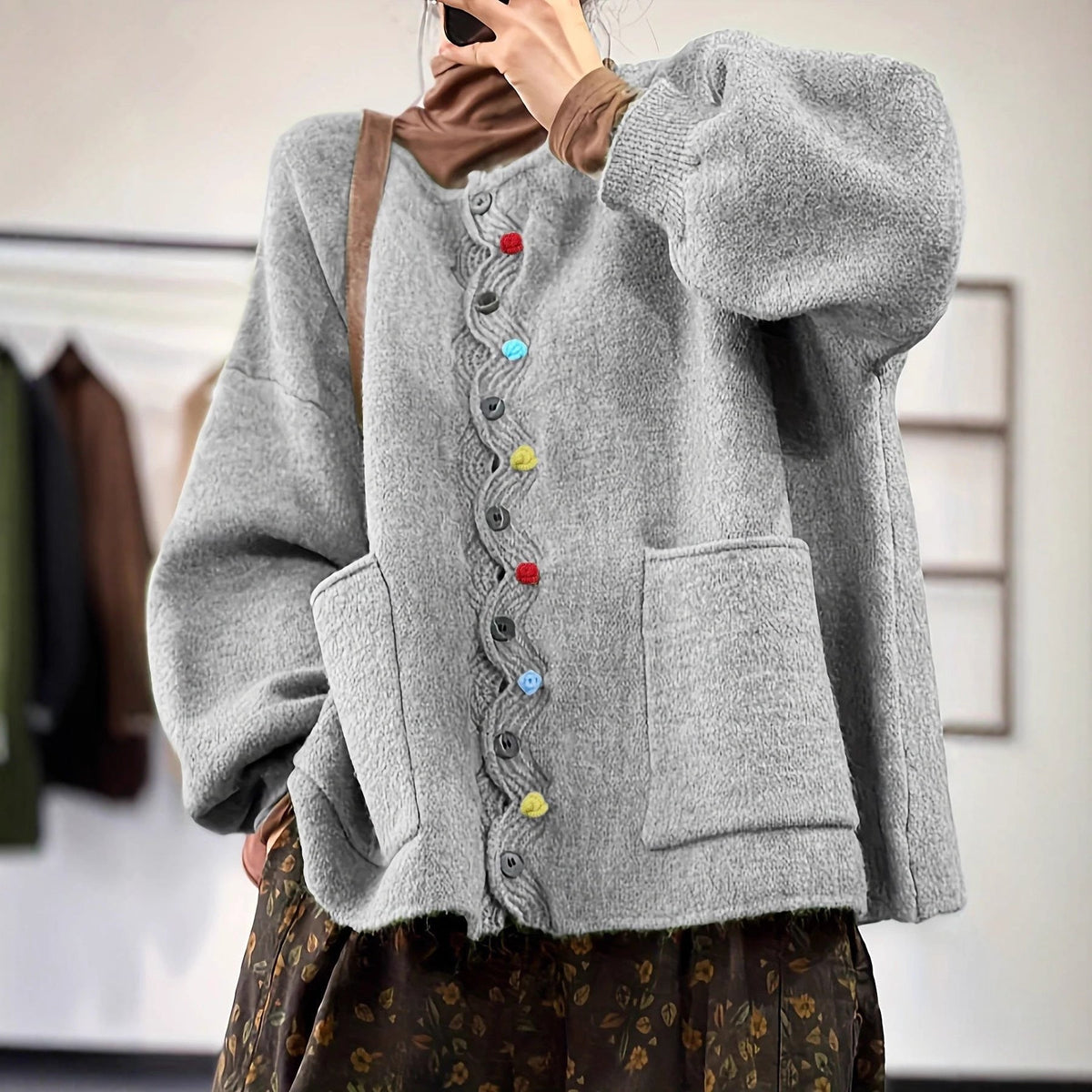 Cardigan en tricot oversized pour femmes avec patte de boutonnage décorative et poches plaquées Echo Archiv