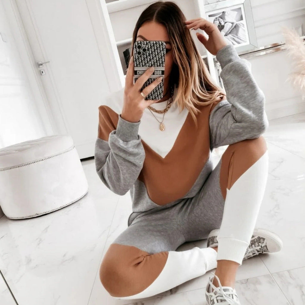 Ensemble de détente deux pièces pour femmes avec design V-Block, en polaire grattée à l'intérieur et pantalon de jogging tapered Echo Archive