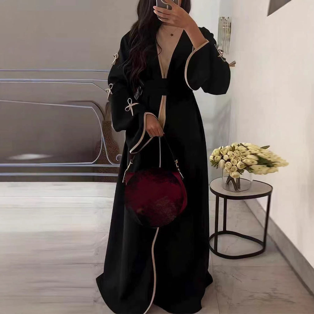 Abaya-Kaftan élégant pour femmes avec manches évasées en trompette, empiècement contrasté et ceinture nouée Echo Archiv