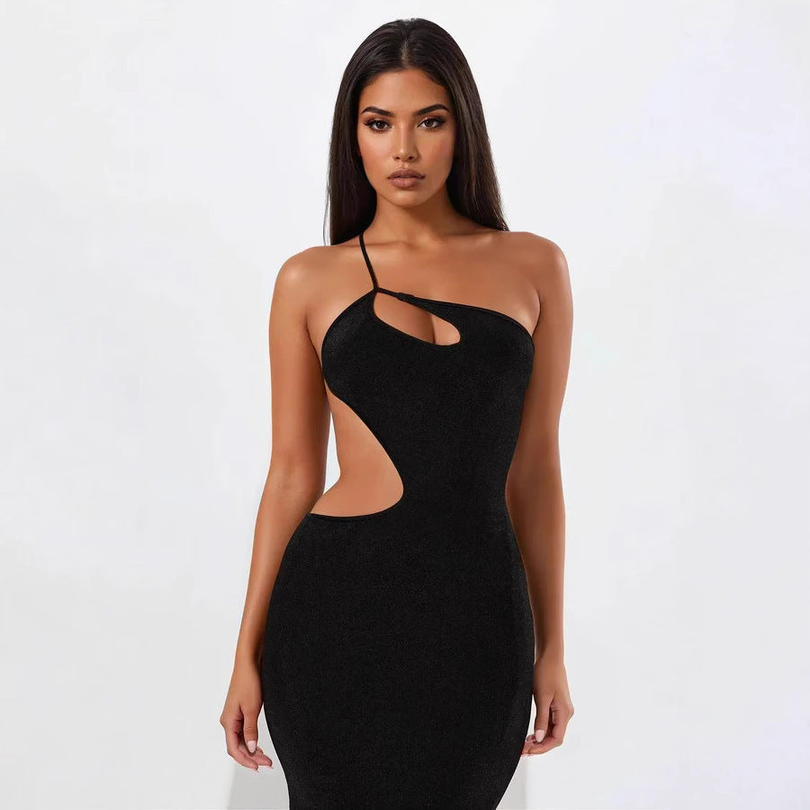 Robe maxi ajustée pour femmes avec décolleté plongeant et détails découpés R&B
