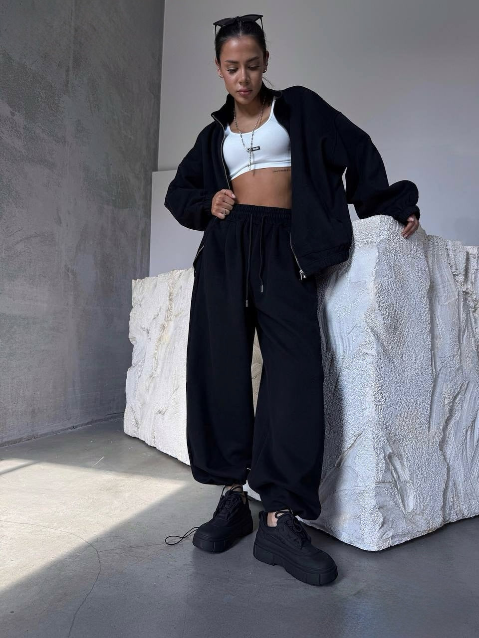 Ensemble de sweat-shirt oversize pour femmes avec veste zippée et pantalon de jogging ample Echo Archiv