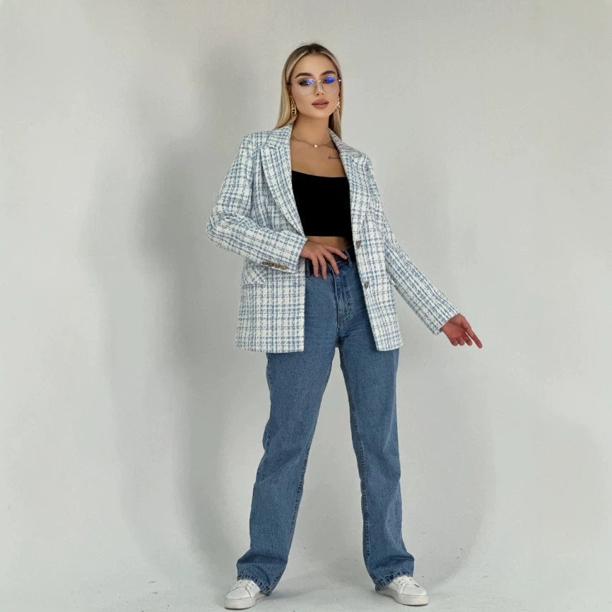 Veste blazer pour femmes avec coupe cintrée et boutons élégants