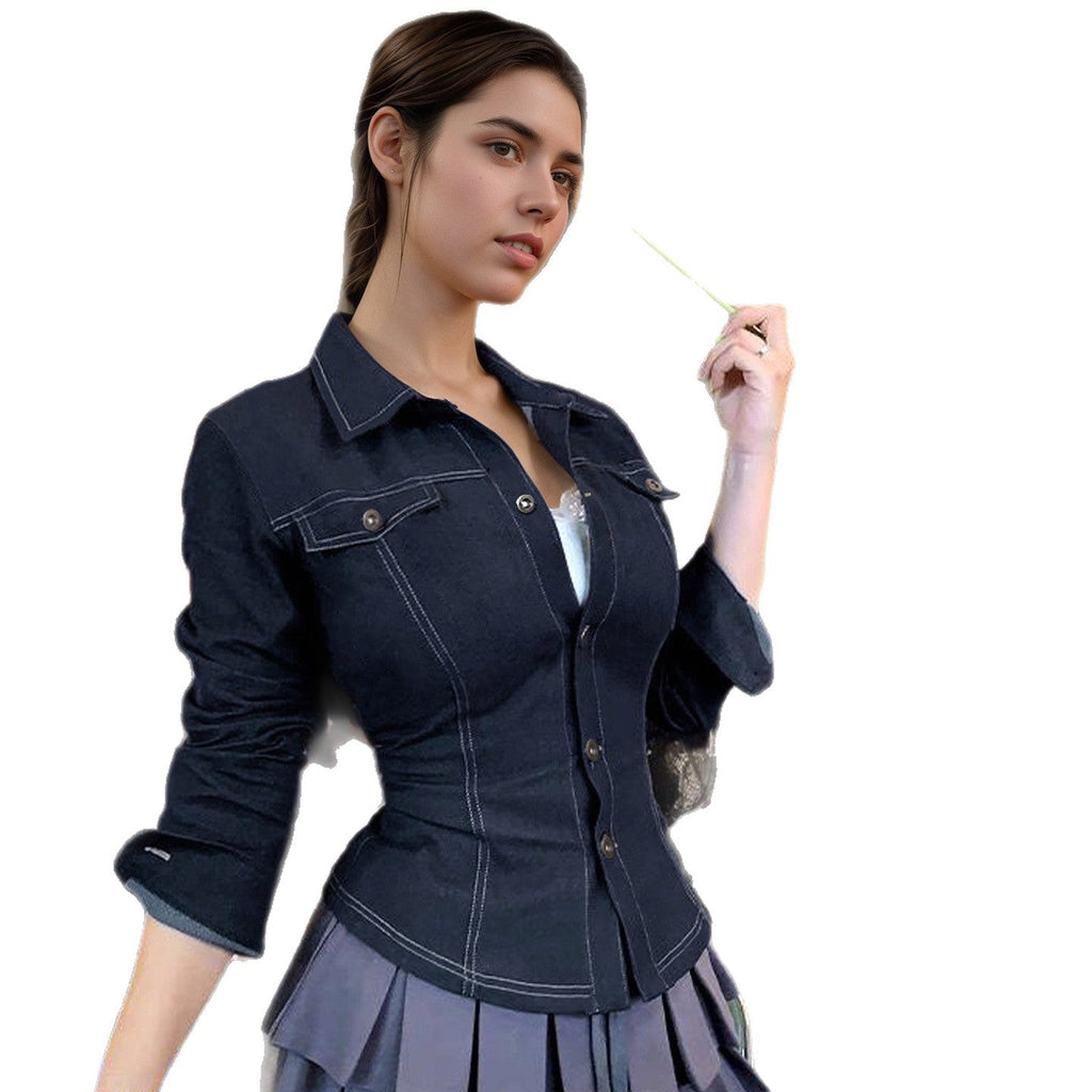 Veste en jean cintrée pour femmes avec coutures contrastantes marquées, poches poitrine et coupe flatteuse Echo Archiv