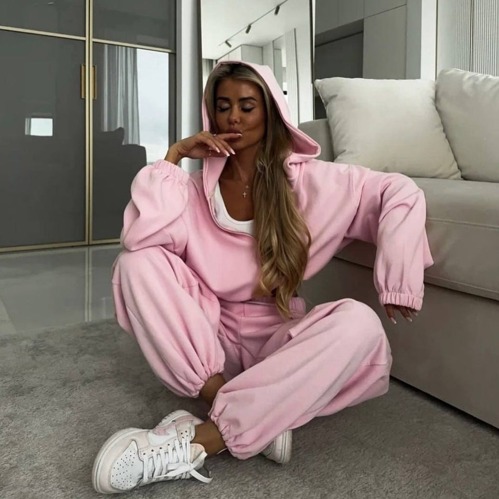 Ensemble de détente pour femmes avec veste à capuche zippée et pantalon de jogging ample en mélange de coton Echoarchiv
