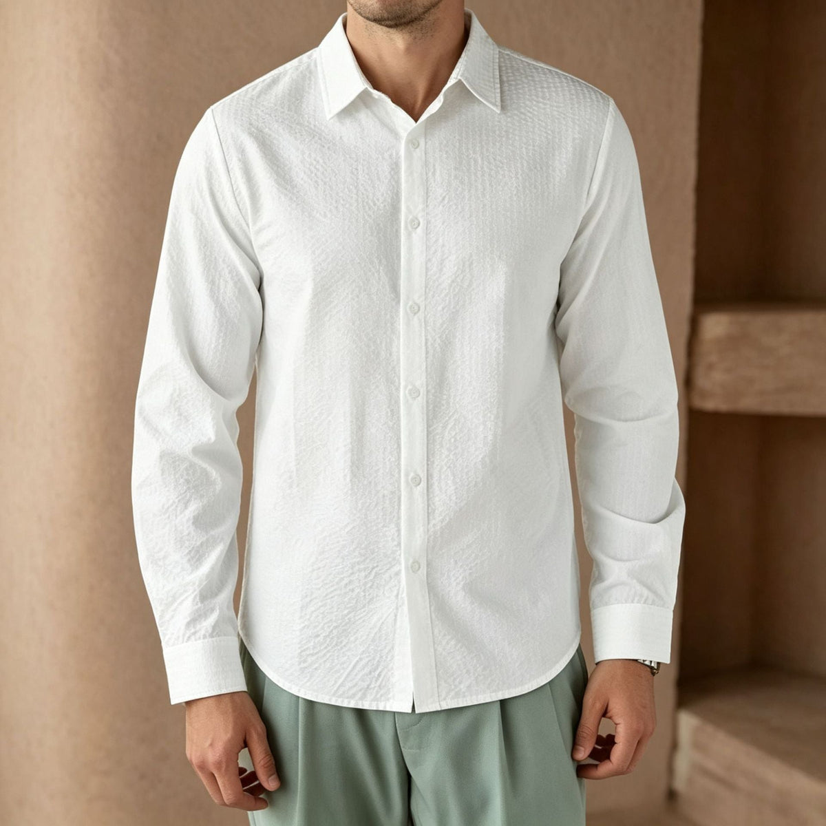 Chemise structurée en coton-lin pour hommes avec col Kent et ourlet arrondi Echoarchiv